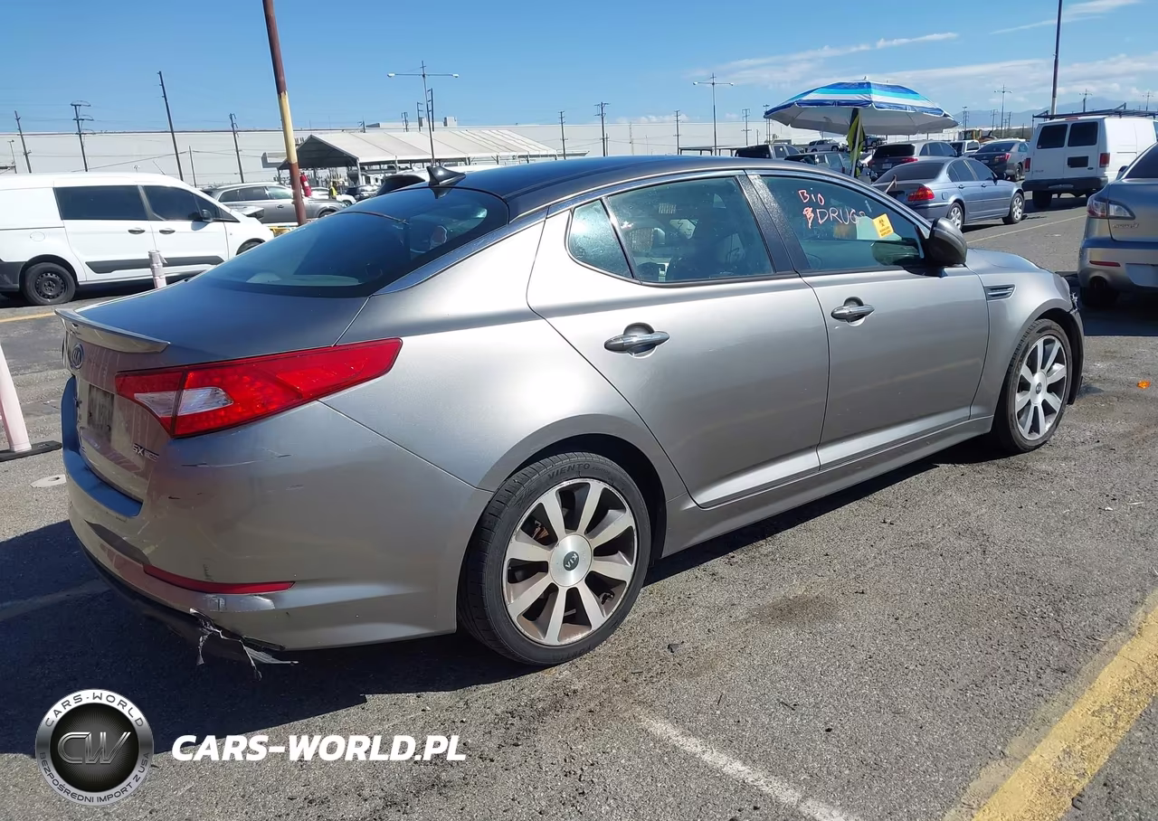 2012 Kia Optima Sx VIN:5XXGR4A65CG077657 - 4