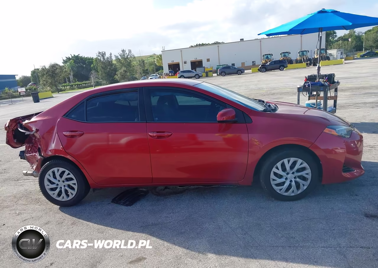 2017 Toyota Corolla Le VIN:5YFBURHE1HP731829 - 14