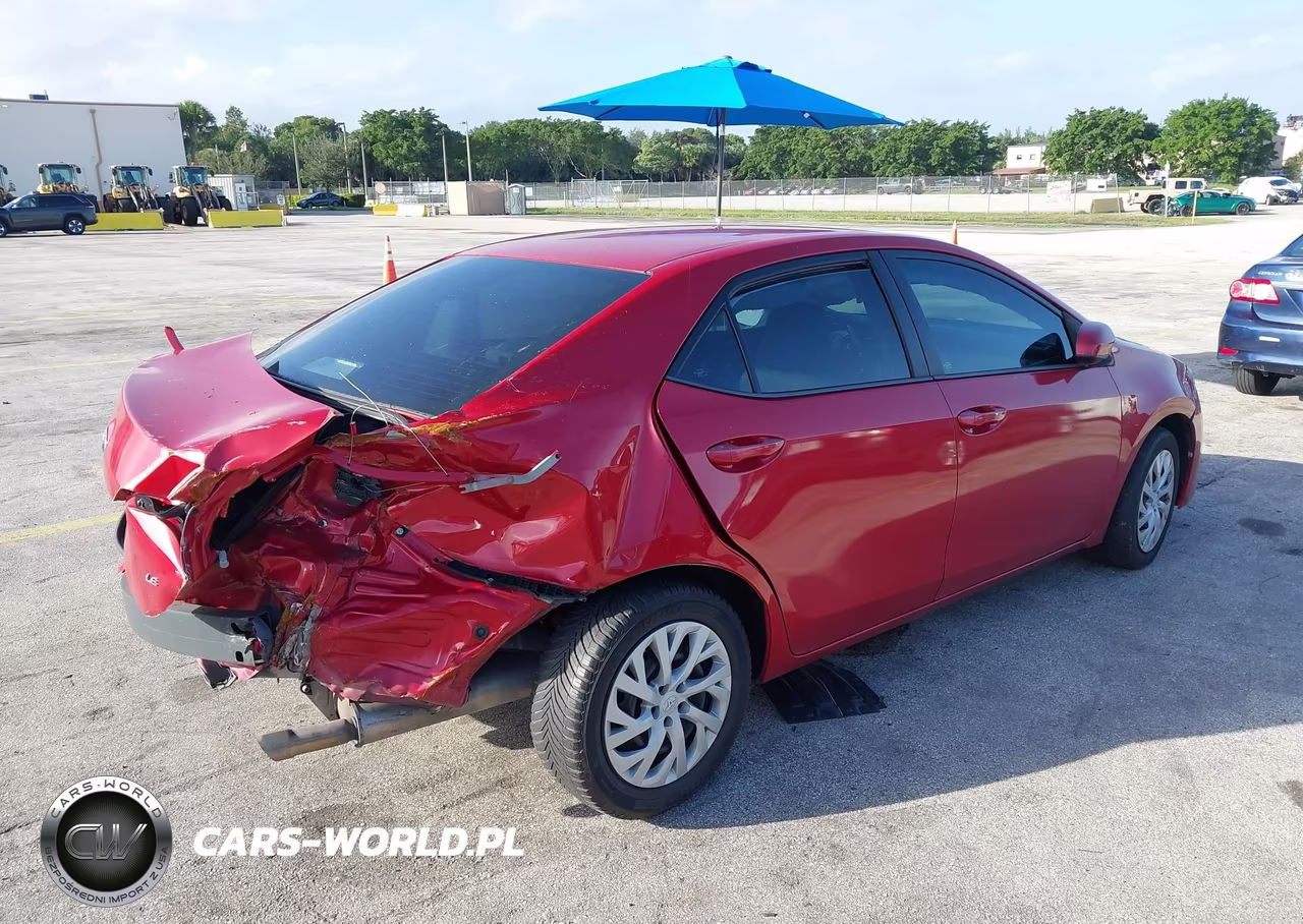 2017 Toyota Corolla Le VIN:5YFBURHE1HP731829 - 4