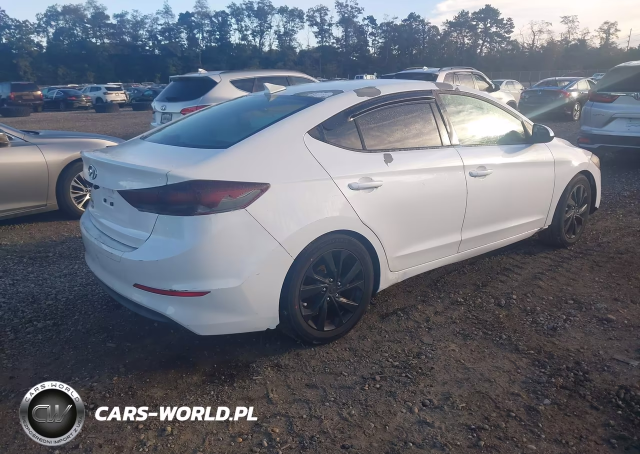 2017 Hyundai Elantra Se VIN:5NPD74LFXHH054800 - 4