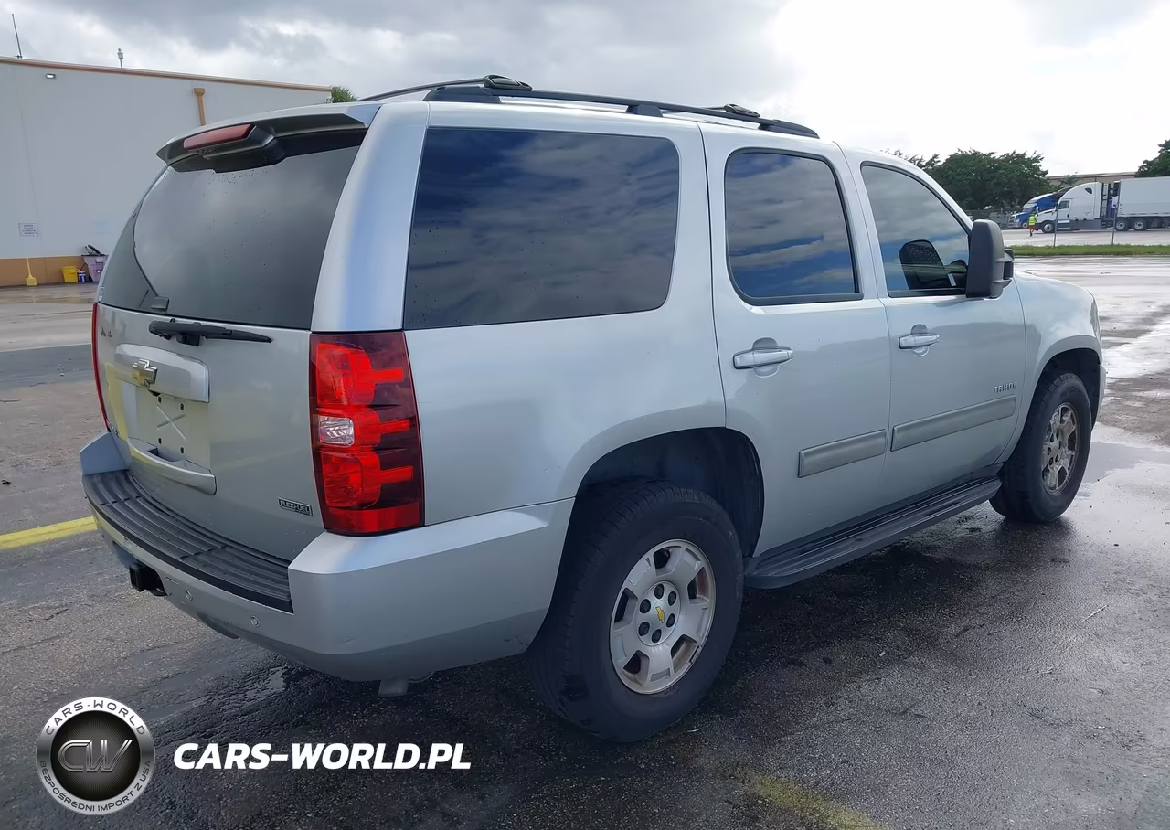 2011 Chevrolet Tahoe Ls VIN:1GNSCAE05BR311797 - 4