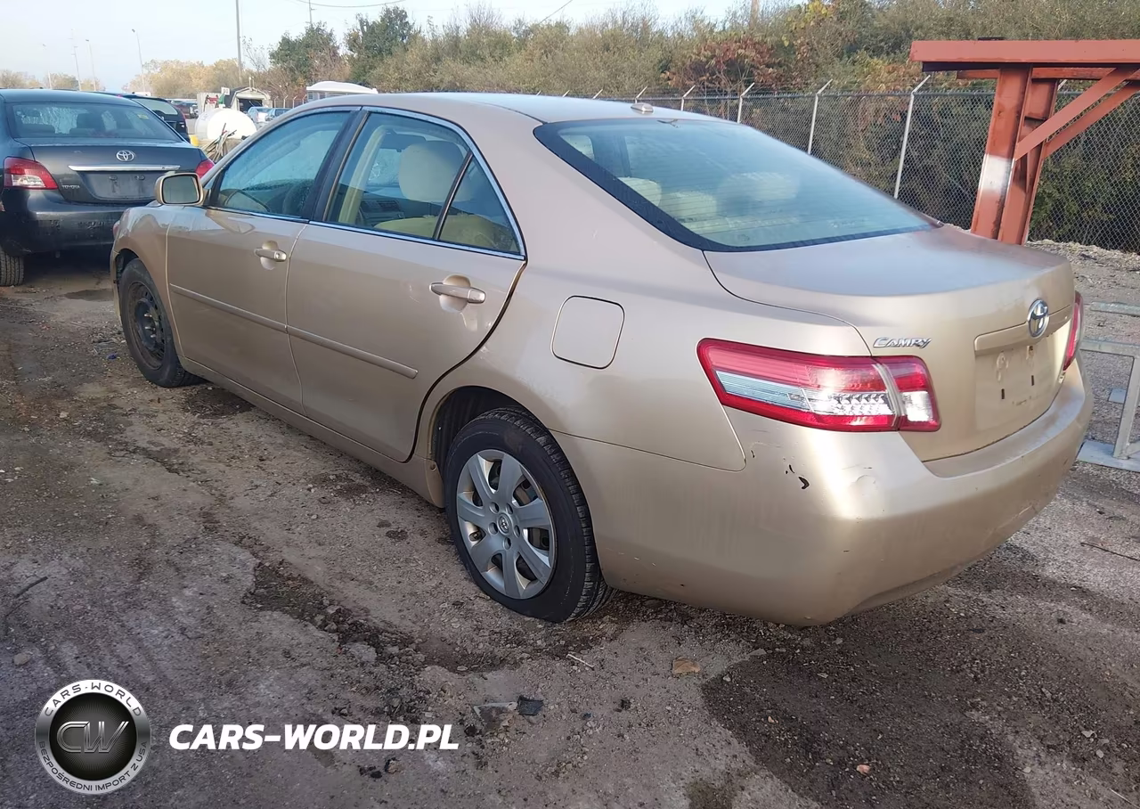 2010 Toyota Camry Le VIN:4T4BF3EK2AR033807 - 3