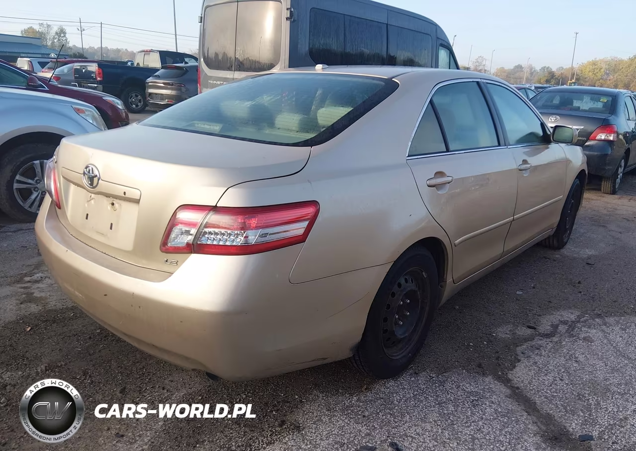 2010 Toyota Camry Le VIN:4T4BF3EK2AR033807 - 4