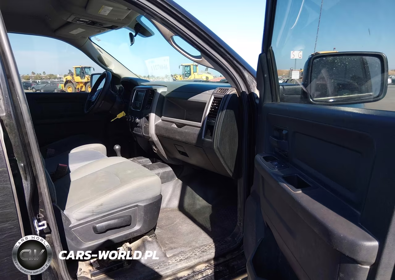 2018 Ram 2500 Tradesman 4X4 6'4 Box VIN:3C6TR5CJ1JG340332 - 5