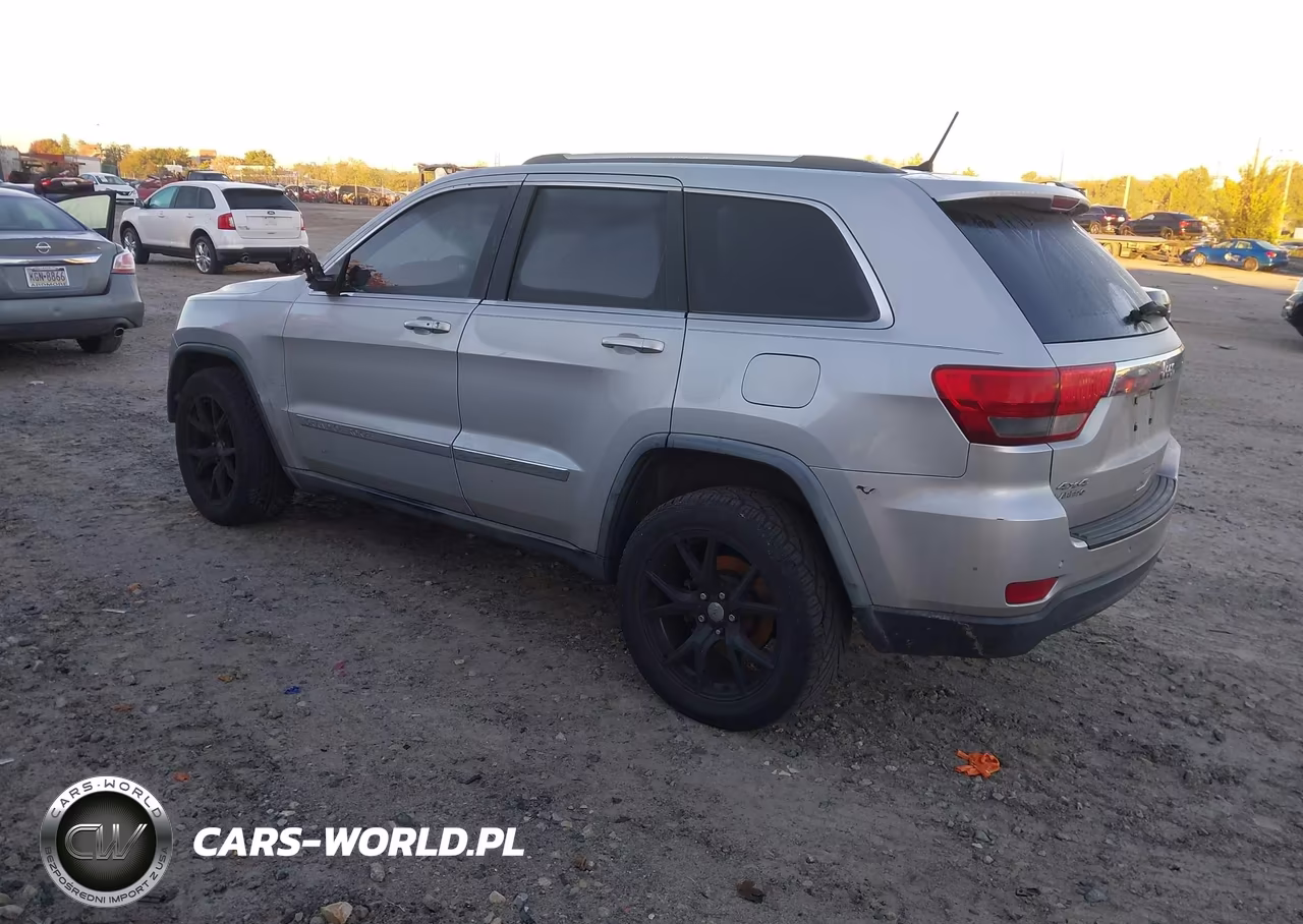 2011 Jeep Grand Cherokee Laredo VIN:1J4RR4GG4BC544262 - 3