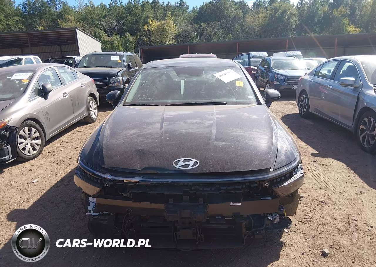 2026 Hyundai Sonata Hybrid Blue VIN:KMHL24JJ8TA146078 - 13