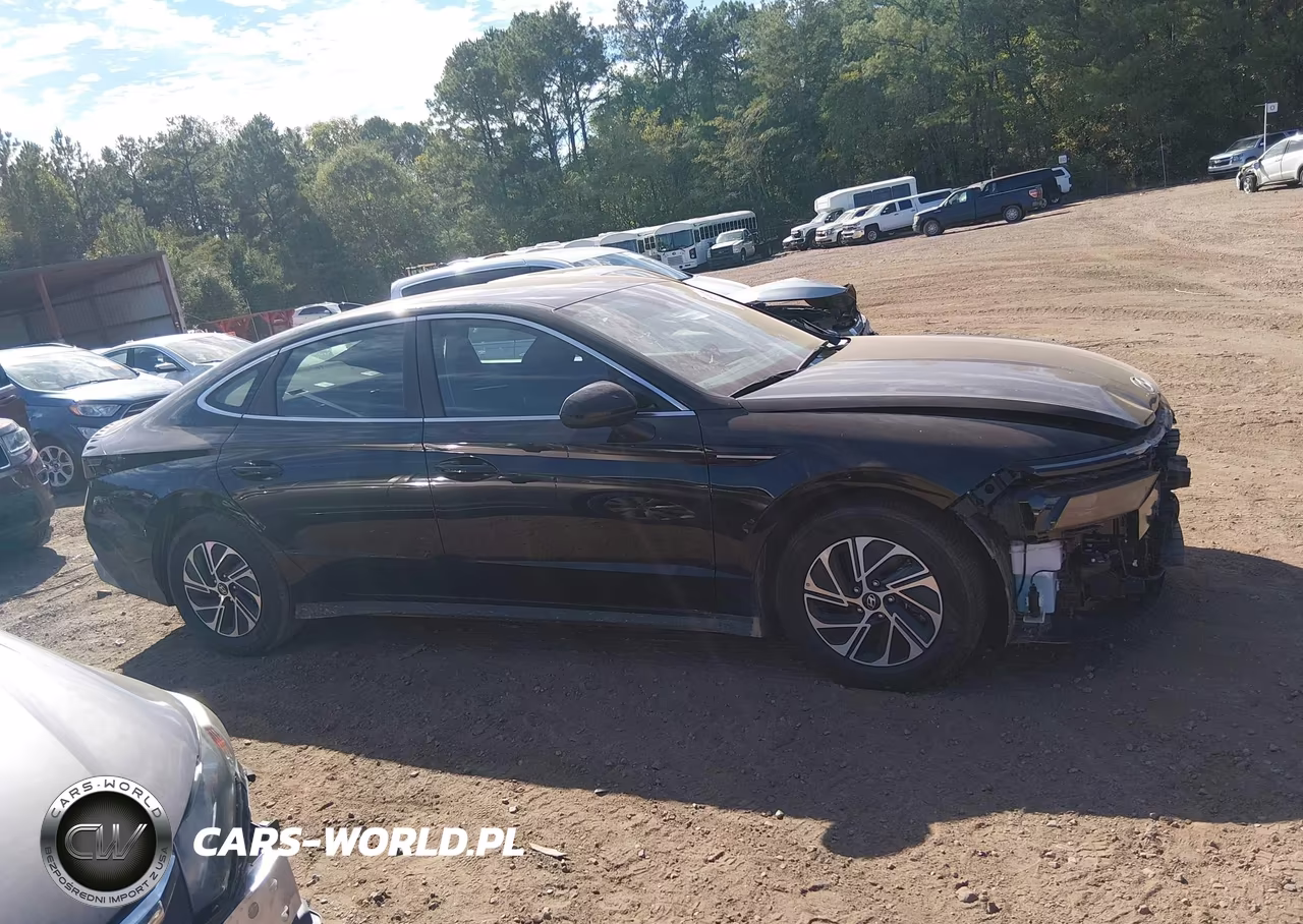 2026 Hyundai Sonata Hybrid Blue VIN:KMHL24JJ8TA146078 - 14