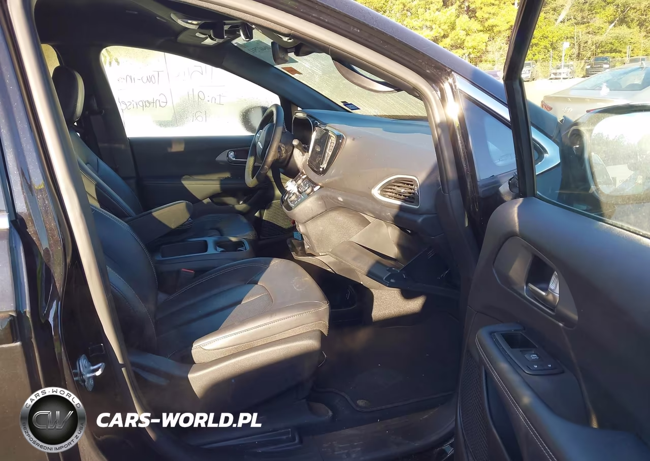 2026 Chrysler Pacifica Select VIN:2C4RC1BG7TR155203 - 5