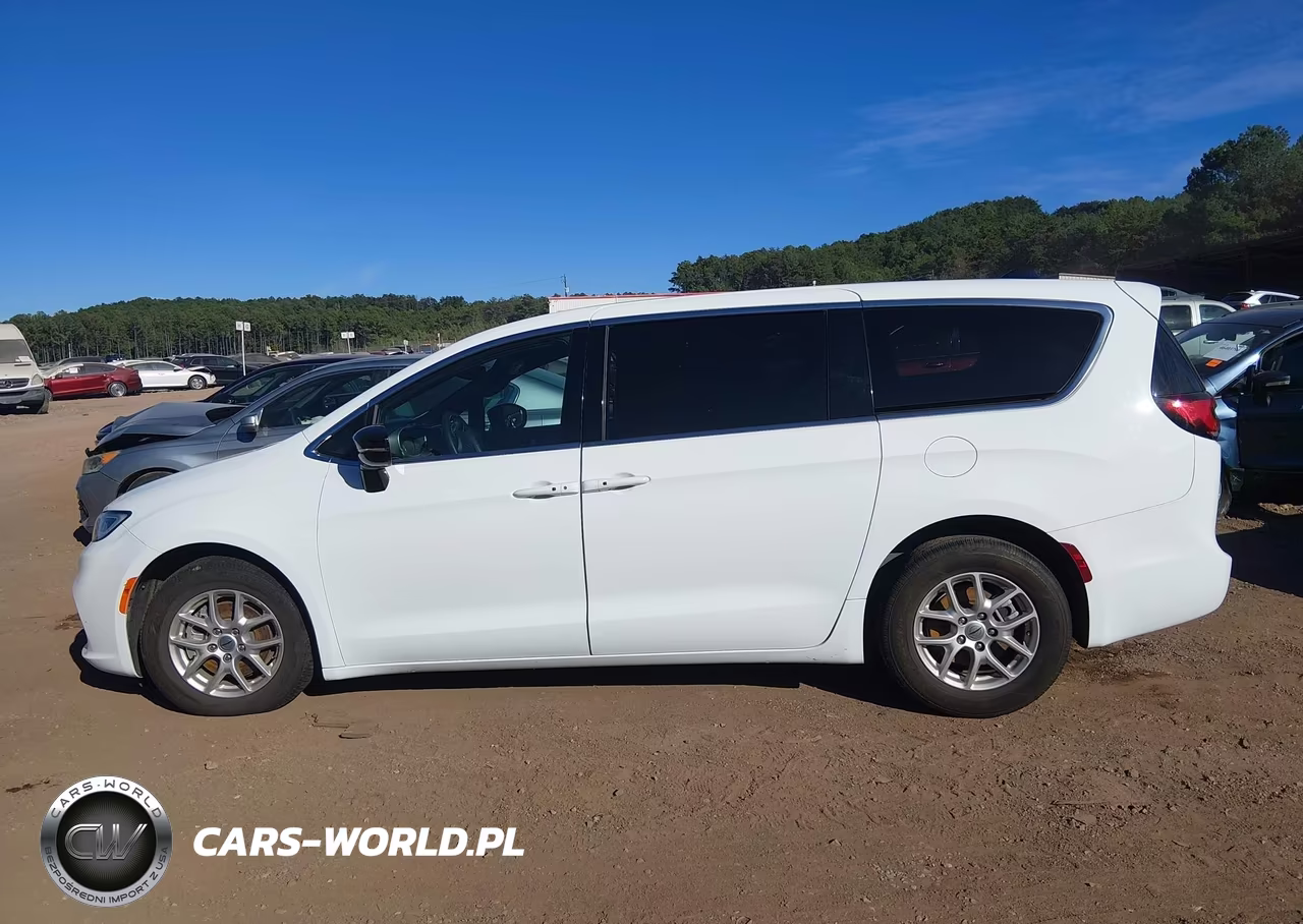 2025 Chrysler Pacifica Select VIN:2C4RC1BG7SR531929 - 13