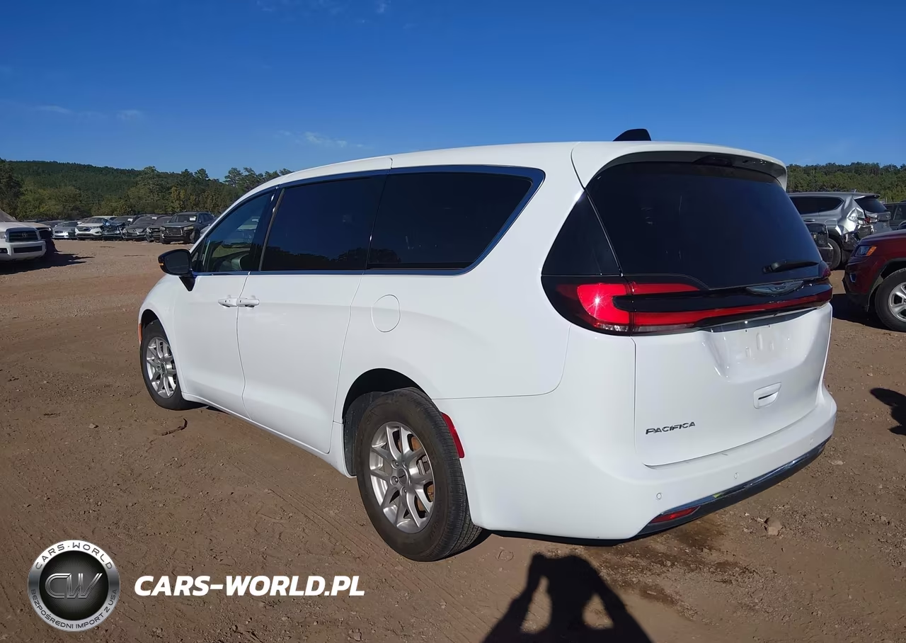 2025 Chrysler Pacifica Select VIN:2C4RC1BG7SR531929 - 3