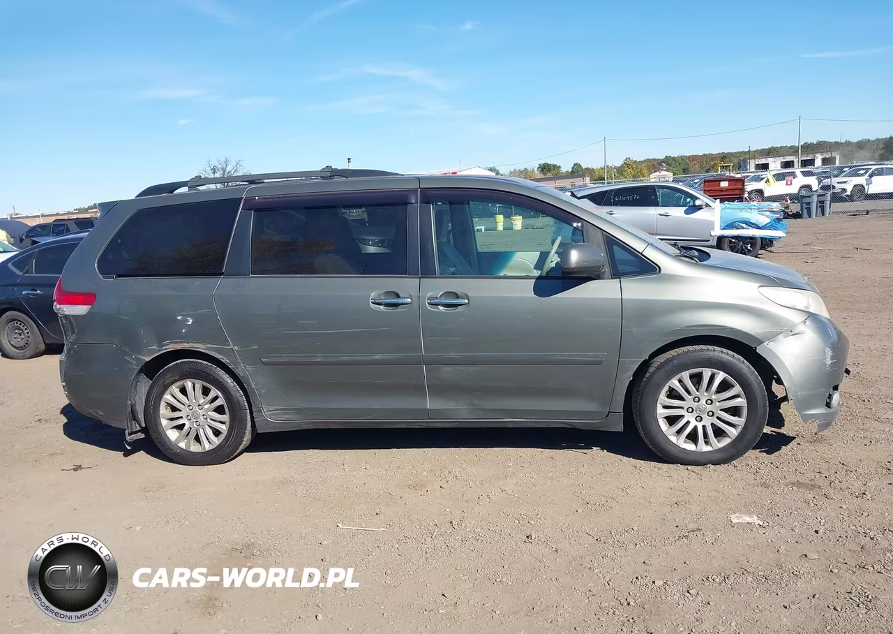 2011 Toyota Sienna Xle V6 VIN:5TDYK3DC6BS127032 - 13