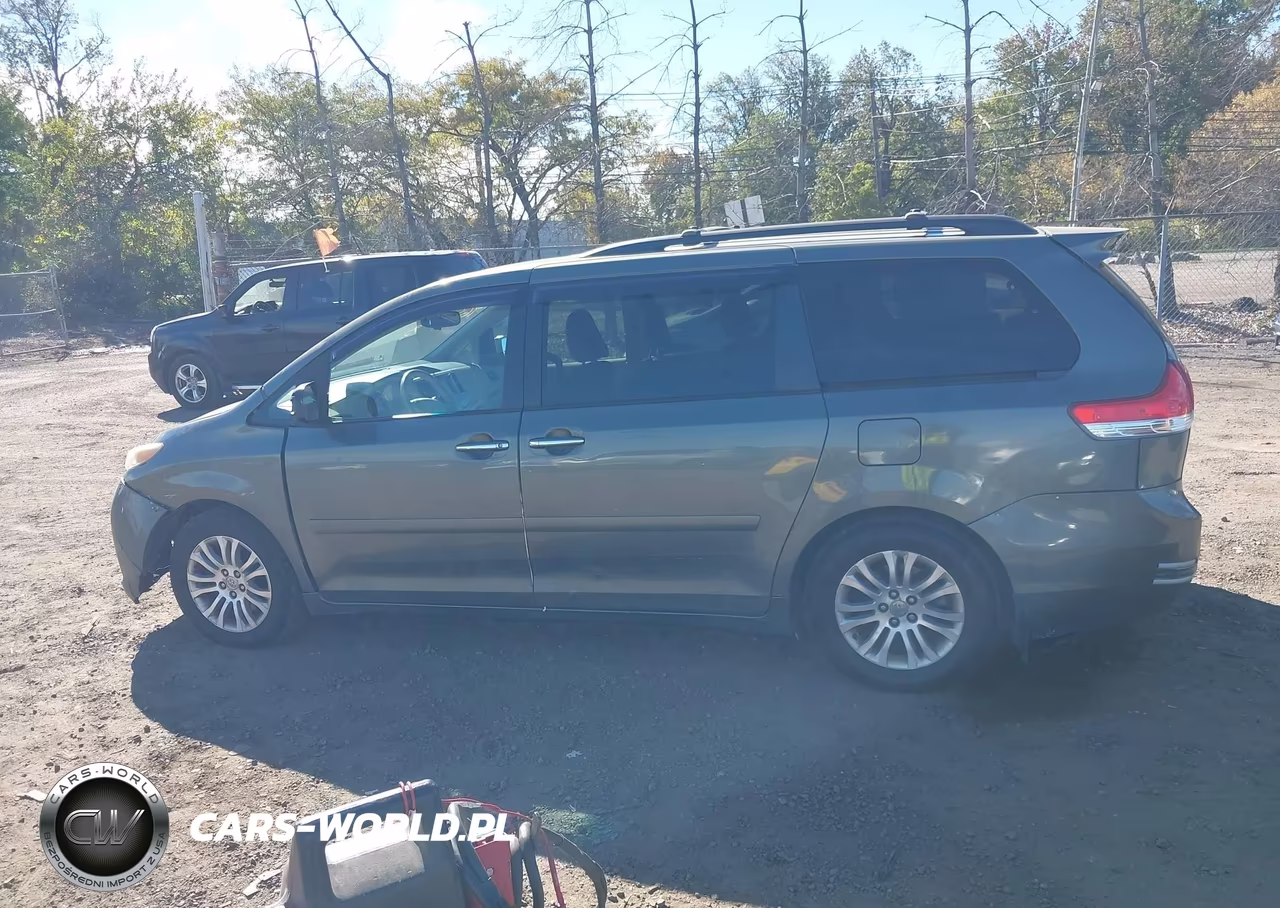 2011 Toyota Sienna Xle V6 VIN:5TDYK3DC6BS127032 - 14