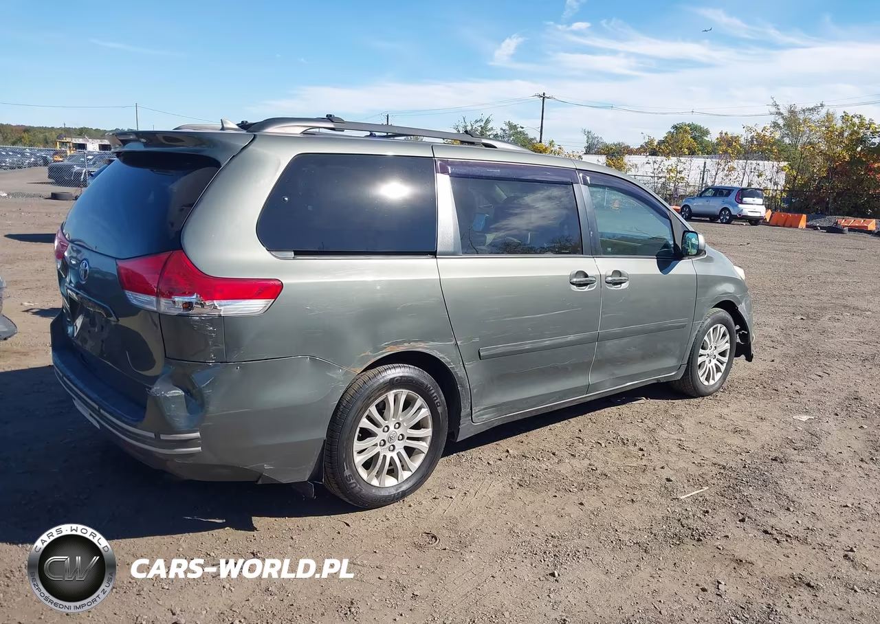 2011 Toyota Sienna Xle V6 VIN:5TDYK3DC6BS127032 - 4