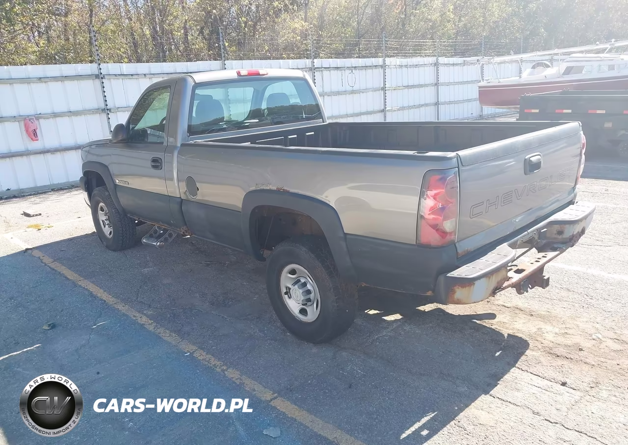 2006 Chevrolet Silverado 2500Hd Work Truck VIN:1GCHC24U86E286145 - 3