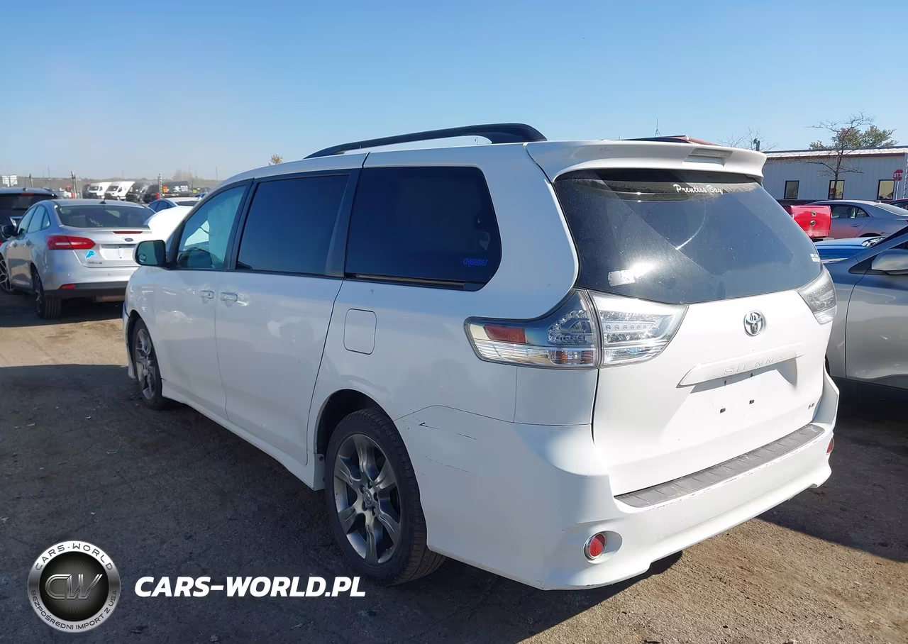 2011 Toyota Sienna Se VIN:5TDXK3DC5BS081561 - 3