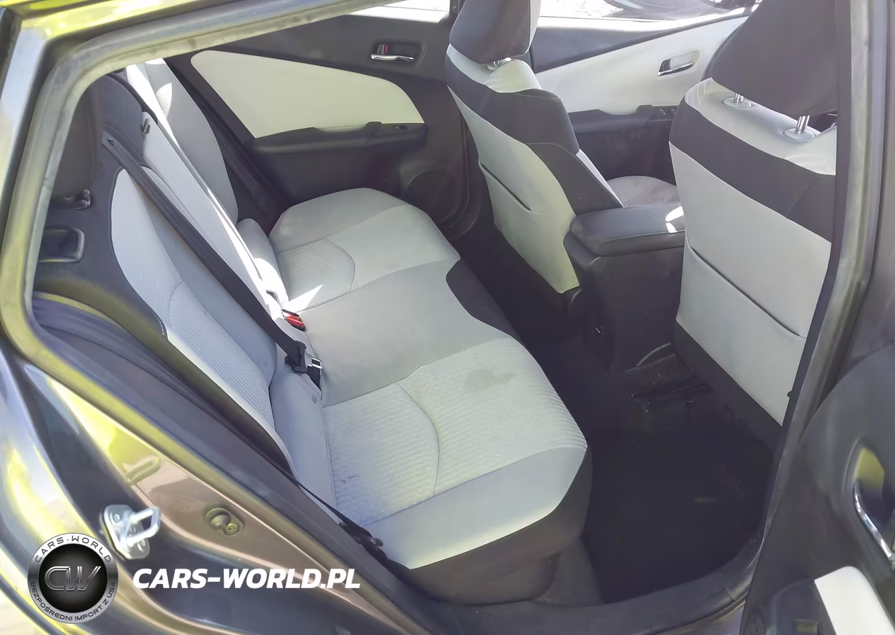 2017 Toyota Prius Three VIN:JTDKARFU3H3030267 - 8