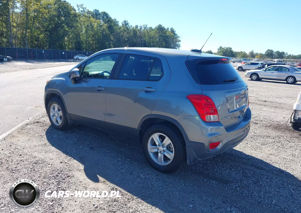 2020 Chevrolet Trax Awd Ls VIN:3GNCJNSBXLL214739 - 3