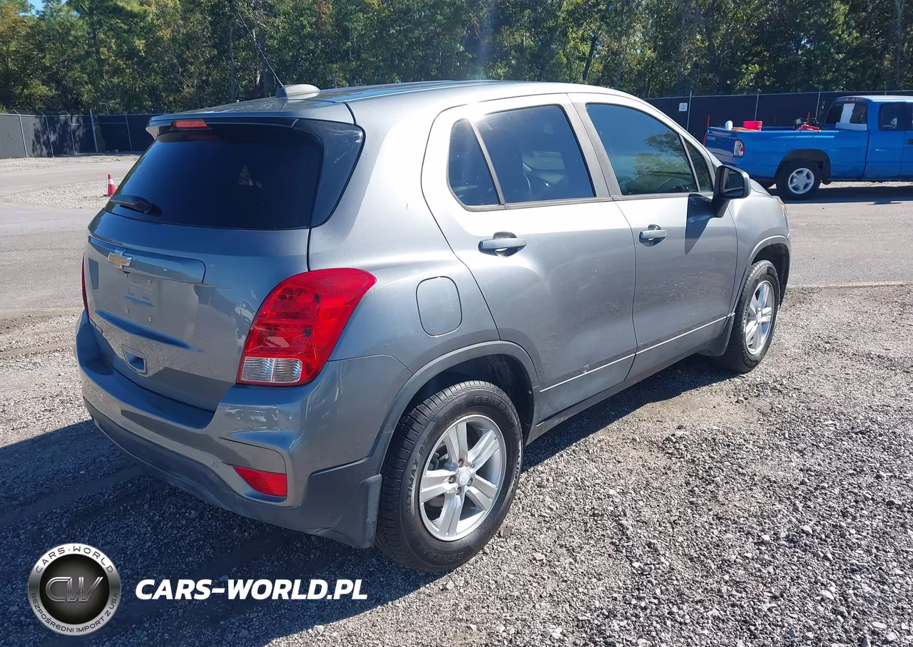 2020 Chevrolet Trax Awd Ls VIN:3GNCJNSBXLL214739 - 4