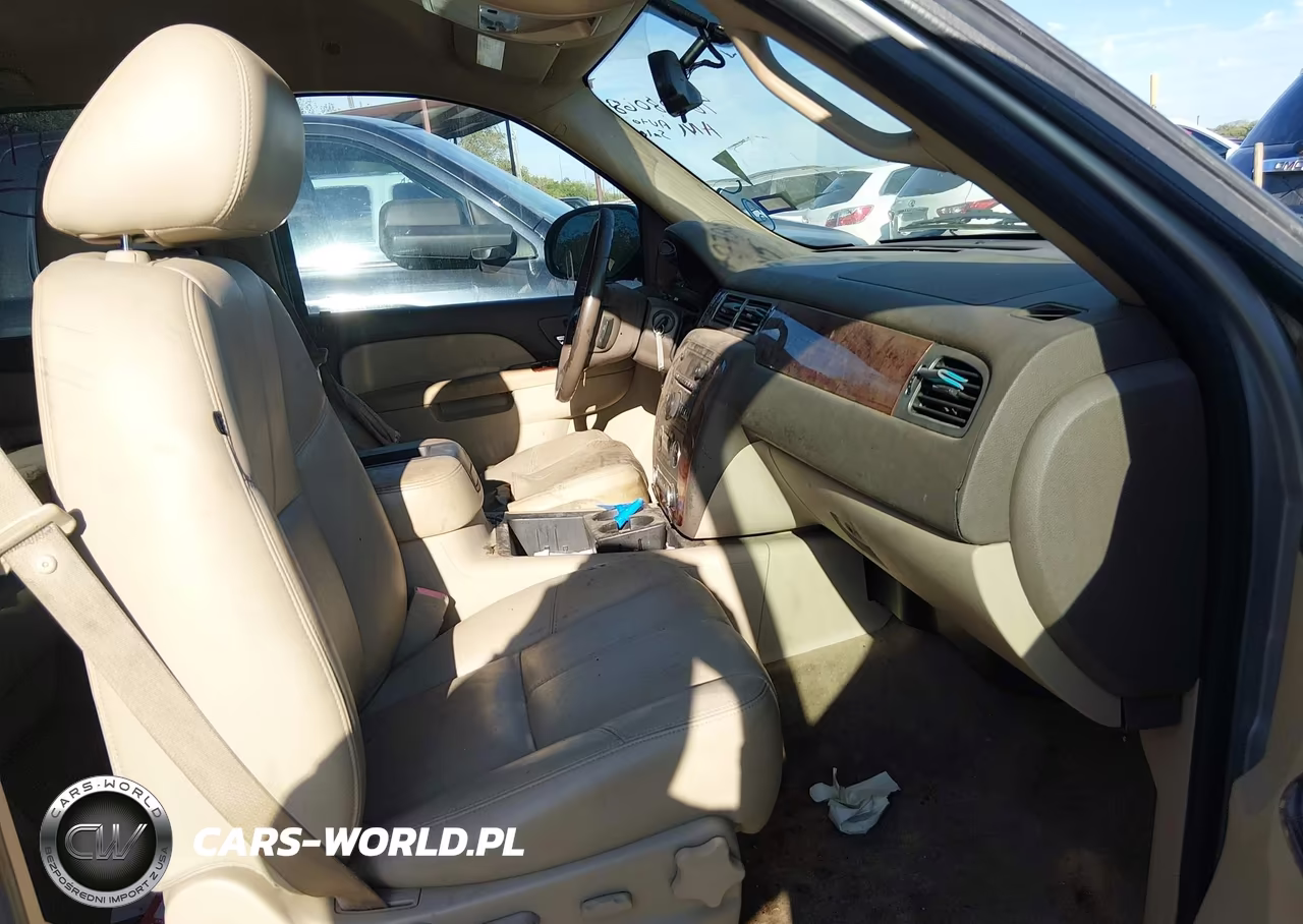 2010 Chevrolet Tahoe Lt VIN:1GNMCBE3XAR148913 - 5