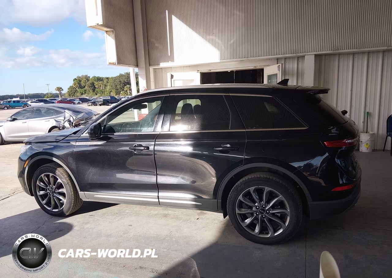 2021 Lincoln Corsair Standard VIN:5LMCJ1D98MUL08372 - 14