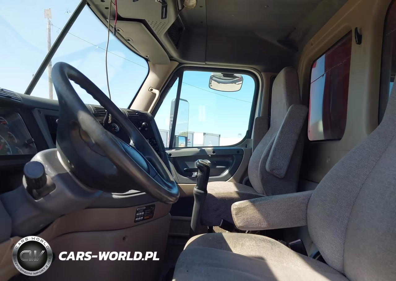 2013 Freightliner Cascadia 125 VIN:3AKJGEDVXDSFH4799 - 6