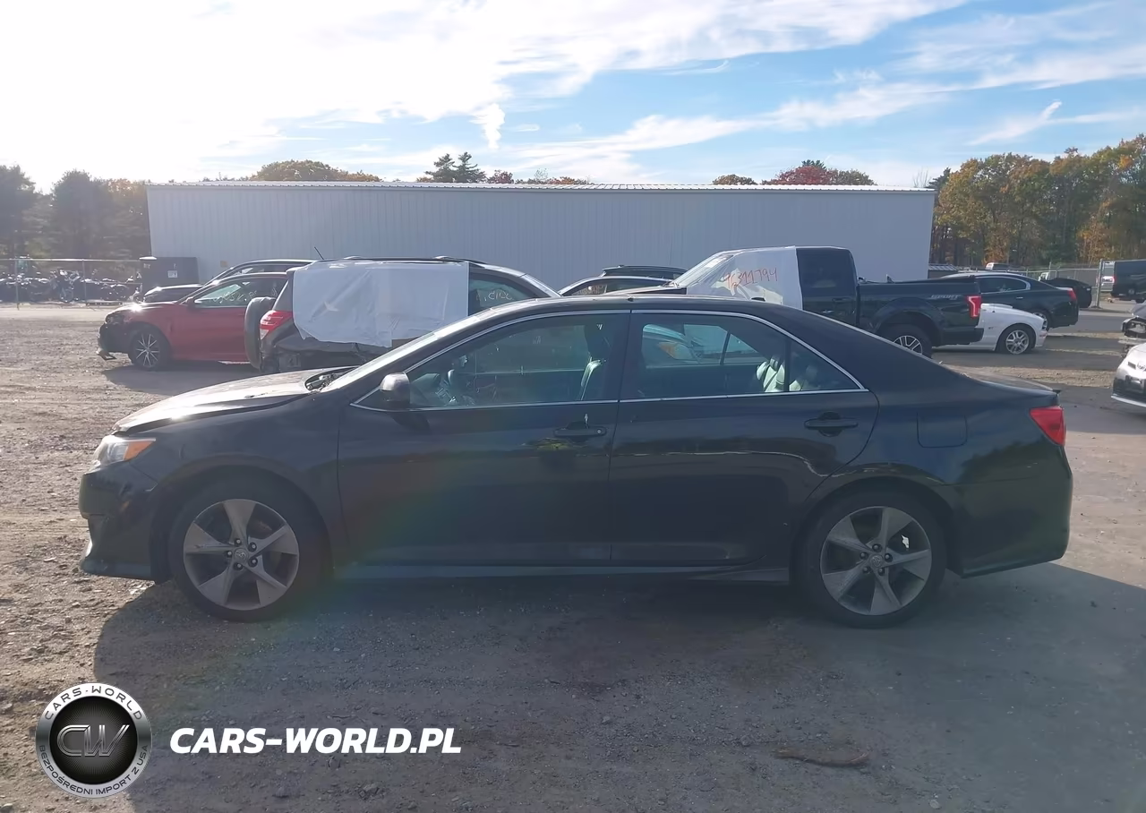 2014 Toyota Camry Se Sport VIN:4T1BF1FK2EU750548 - 14