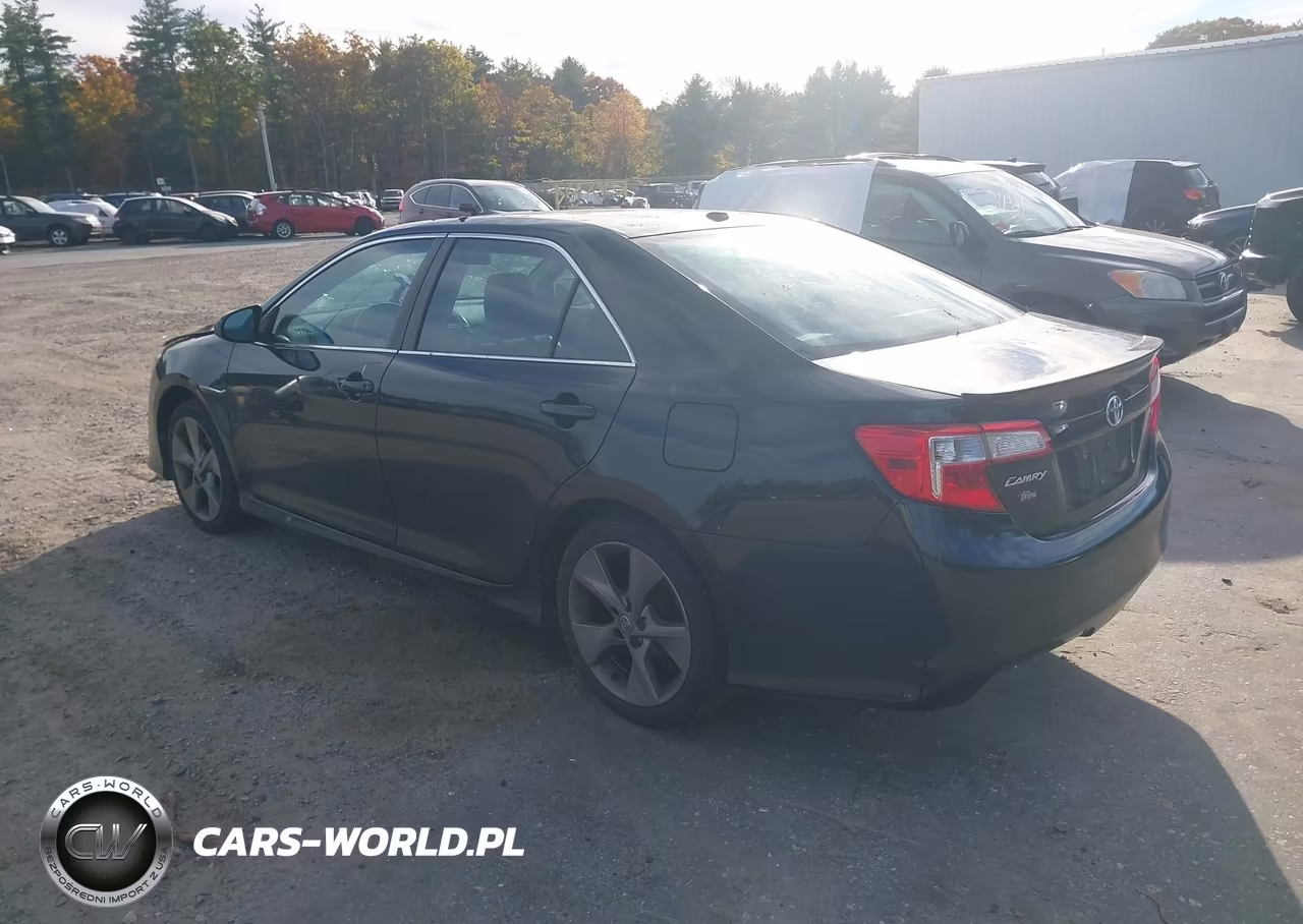 2014 Toyota Camry Se Sport VIN:4T1BF1FK2EU750548 - 3