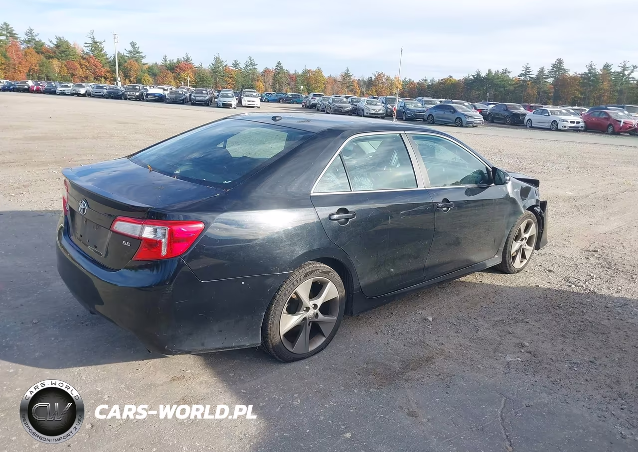 2014 Toyota Camry Se Sport VIN:4T1BF1FK2EU750548 - 4