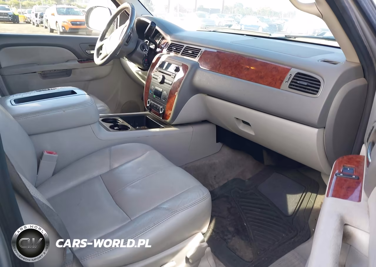 2014 Chevrolet Tahoe Lt VIN:1GNSCBE02ER244196 - 5