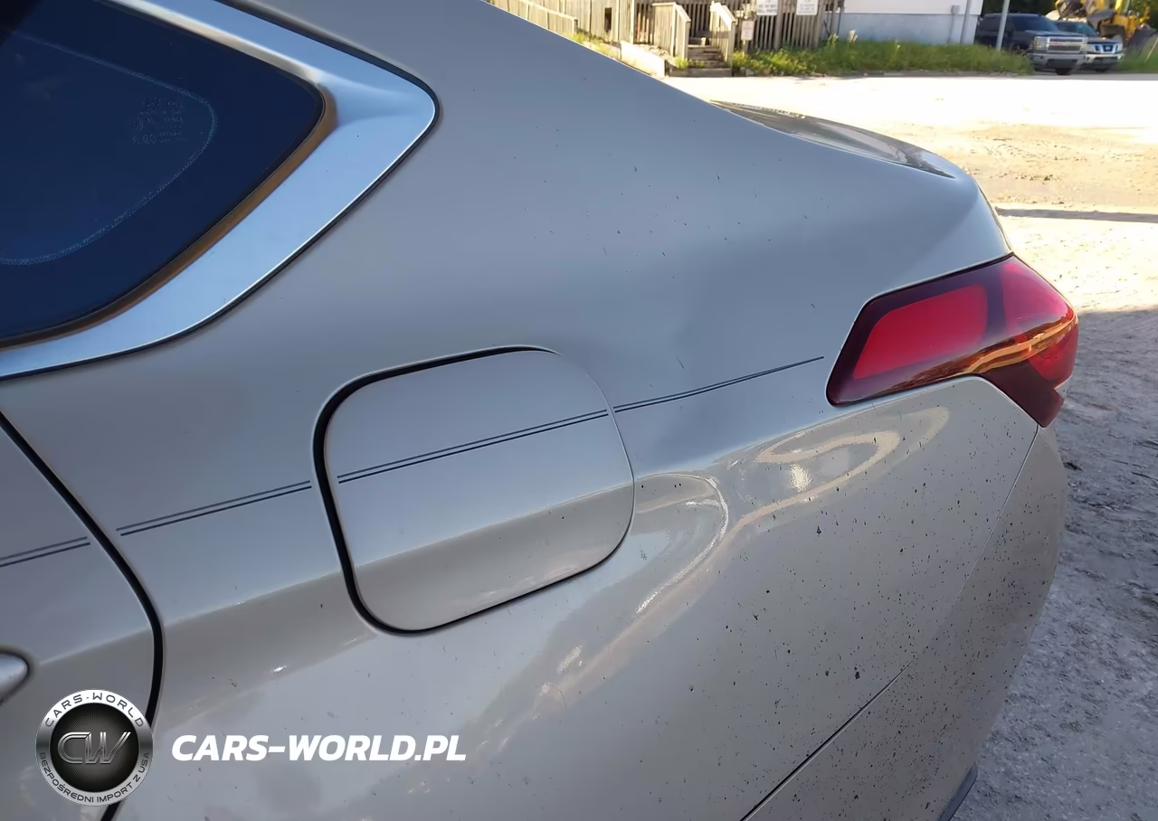 2015 Hyundai Genesis 3.8 VIN:KMHGN4JE0FU063095 - 17
