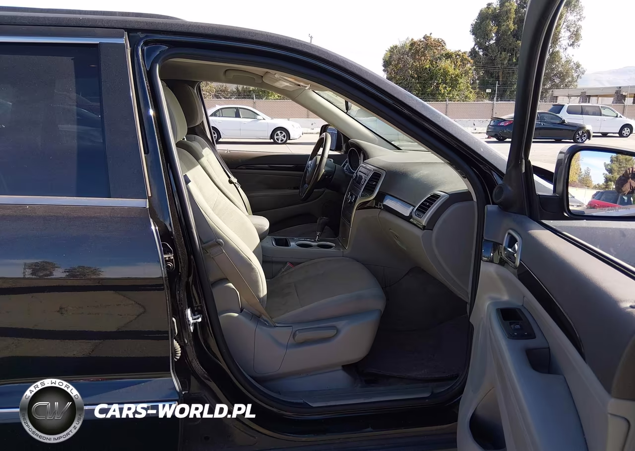 2013 Jeep Grand Cherokee Laredo VIN:1C4RJEAG8DC550290 - 5