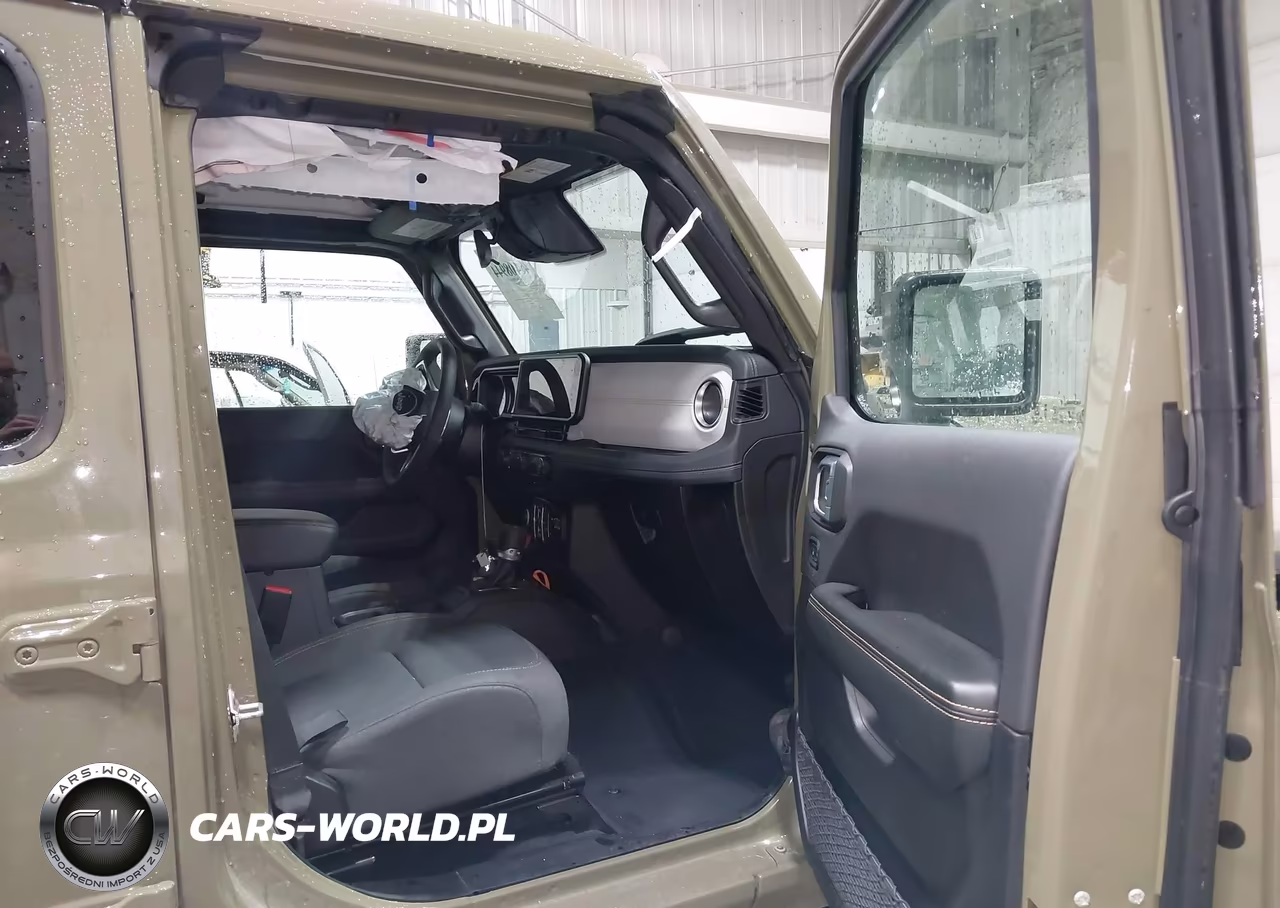 2026 Jeep Wrangler Sahara 4X4 VIN:1C4PJXEN0TW235931 - 5