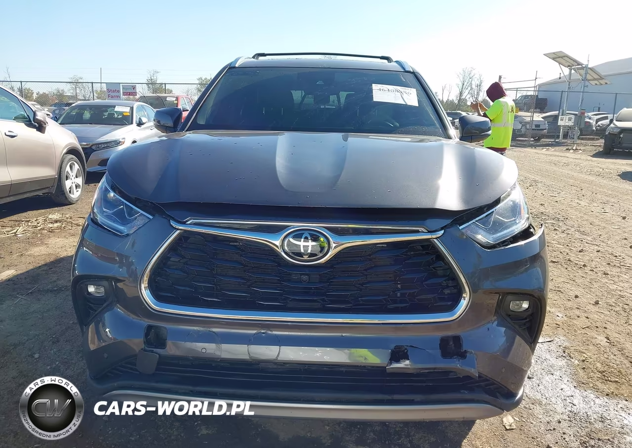 2022 Toyota Highlander Platinum VIN:5TDFZRBH1NS227998 - 12