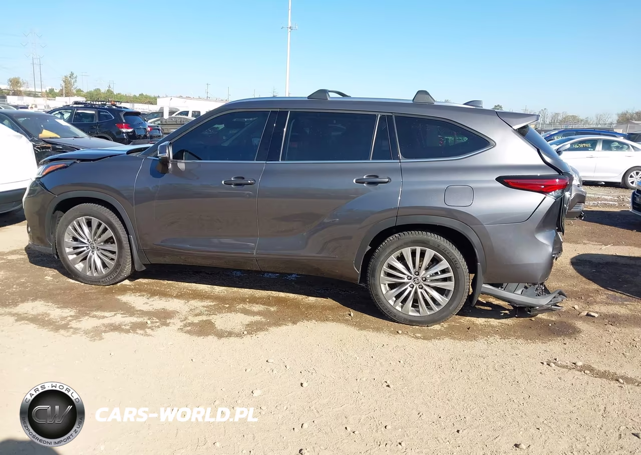 2022 Toyota Highlander Platinum VIN:5TDFZRBH1NS227998 - 14