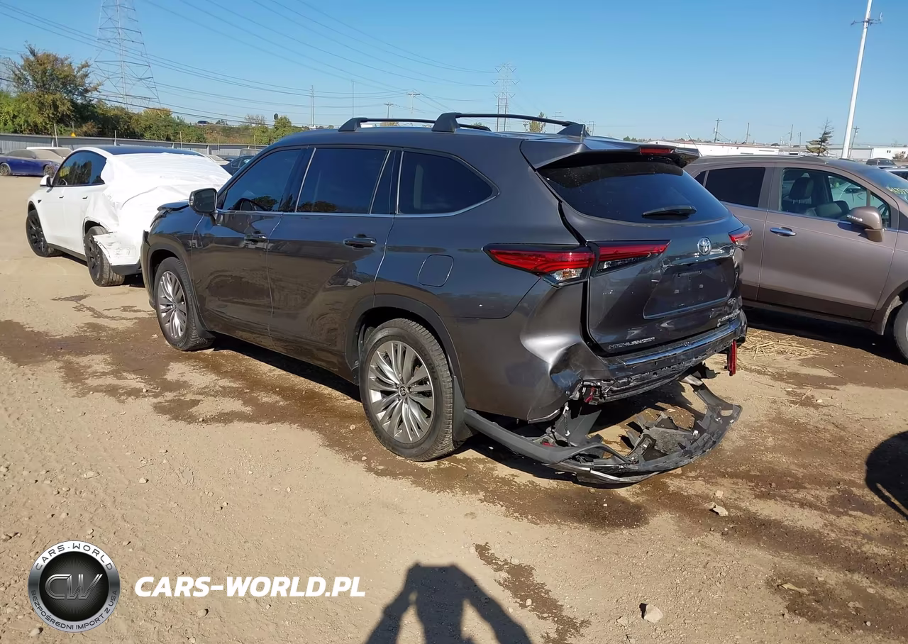 2022 Toyota Highlander Platinum VIN:5TDFZRBH1NS227998 - 3