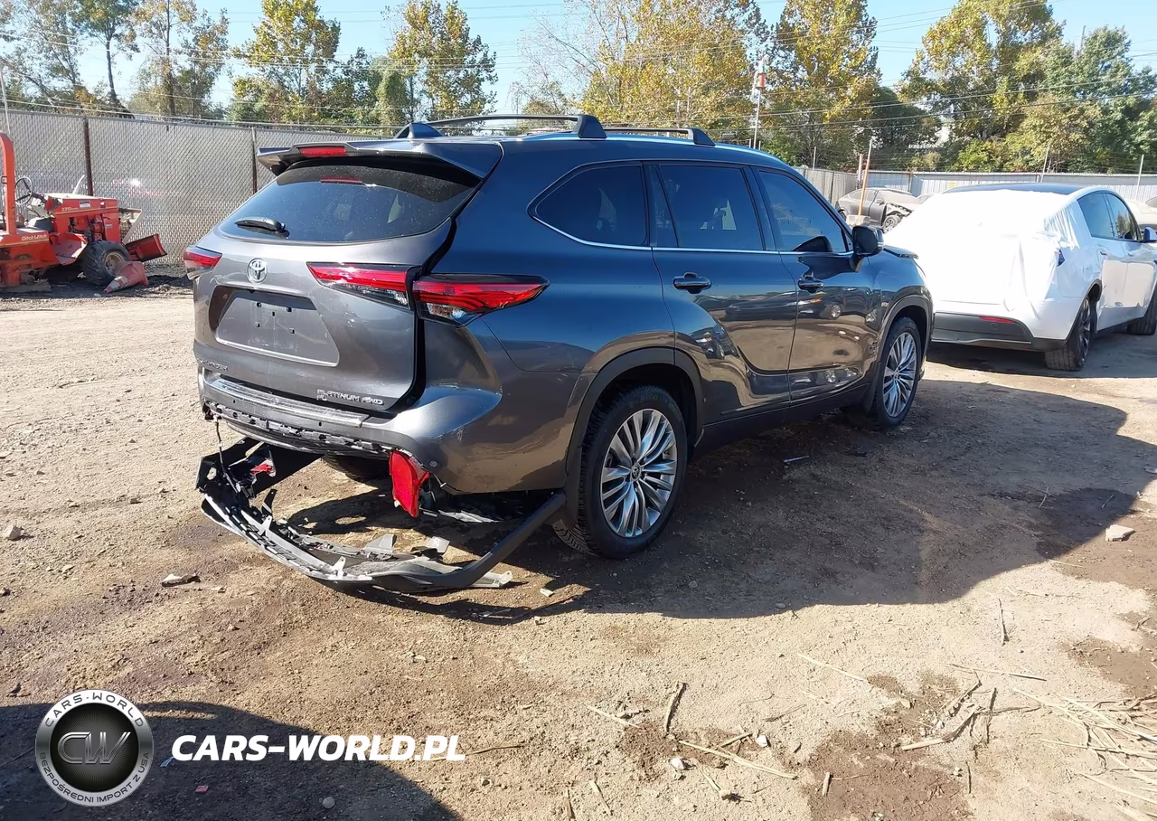 2022 Toyota Highlander Platinum VIN:5TDFZRBH1NS227998 - 4