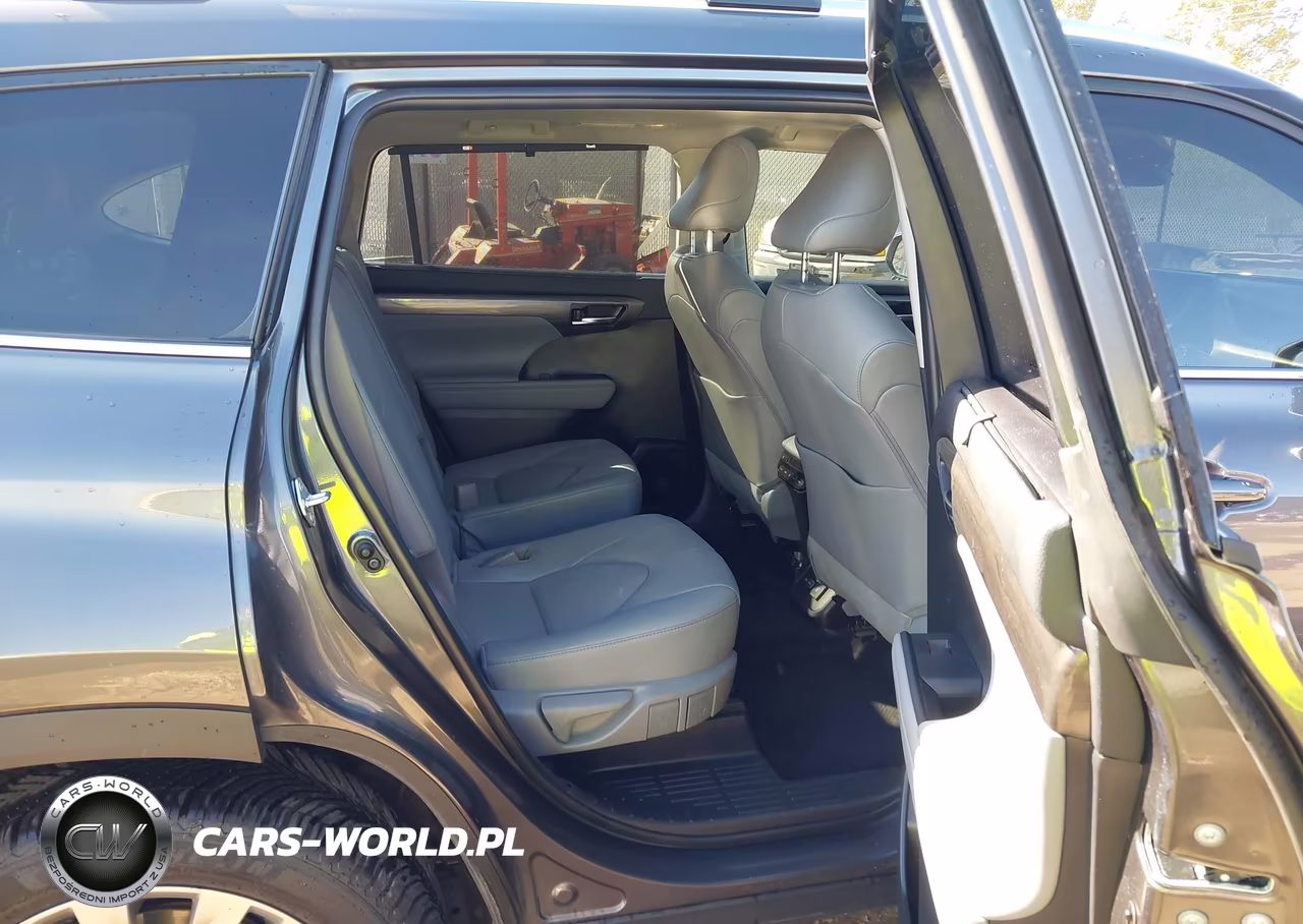 2022 Toyota Highlander Platinum VIN:5TDFZRBH1NS227998 - 8