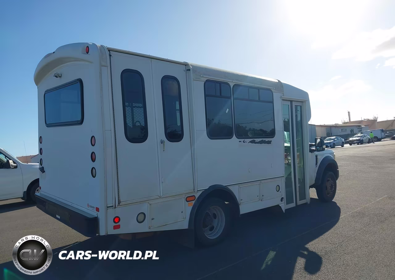 2017 Ford F-450 Chassis Xl VIN:1FDAF4GT8HEF23030 - 4