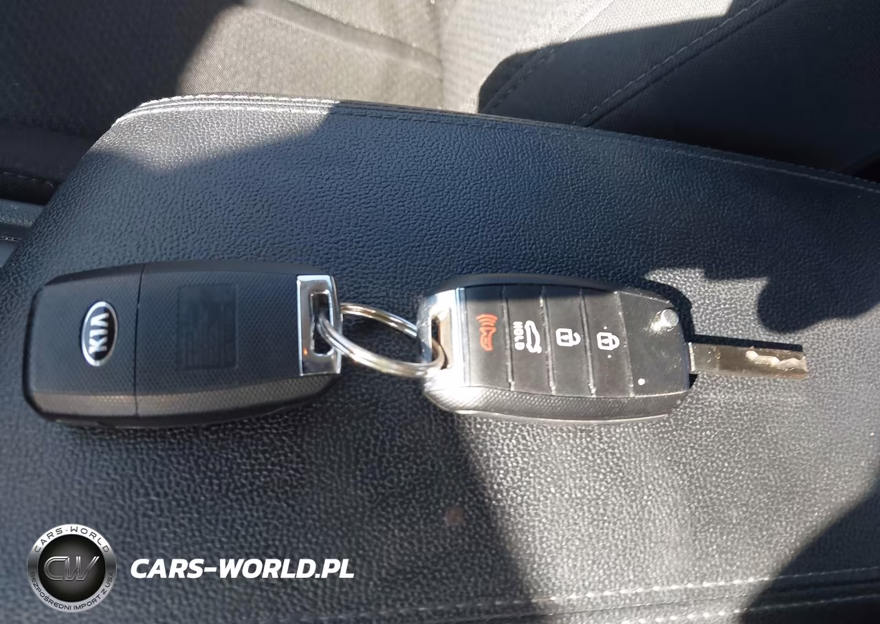 2017 Kia Optima Lx VIN:5XXGT4L36HG161966 - 11