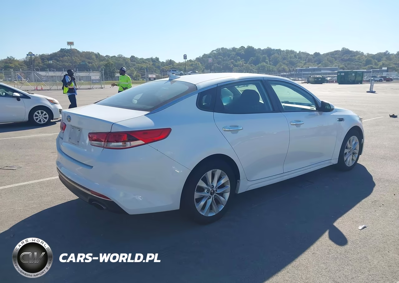 2017 Kia Optima Lx VIN:5XXGT4L36HG161966 - 4