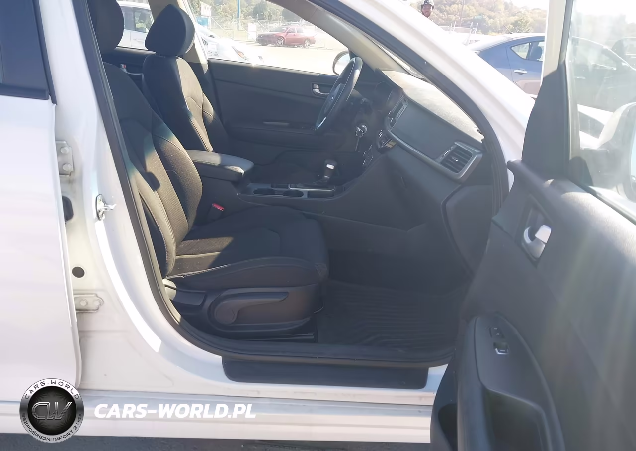 2017 Kia Optima Lx VIN:5XXGT4L36HG161966 - 5