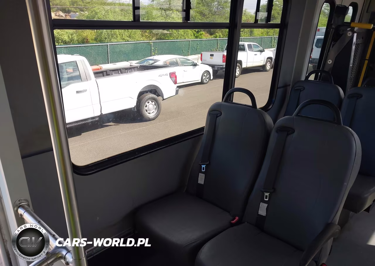 2017 Ford F-450 Chassis Xl VIN:1FDAF4GT9HEF24106 - 8