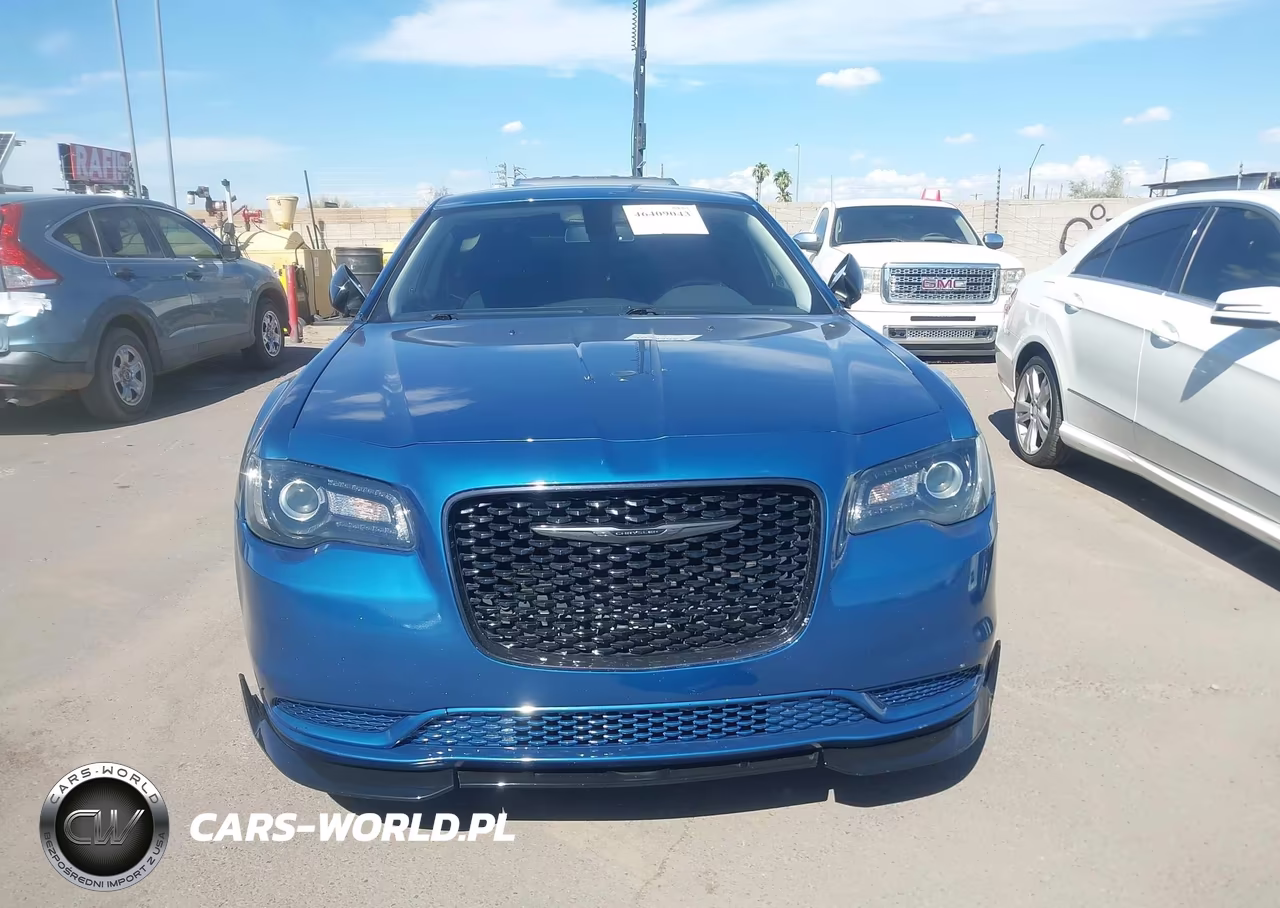 2021 Chrysler 300 Touring VIN:2C3CCAAG8MH617450 - 12