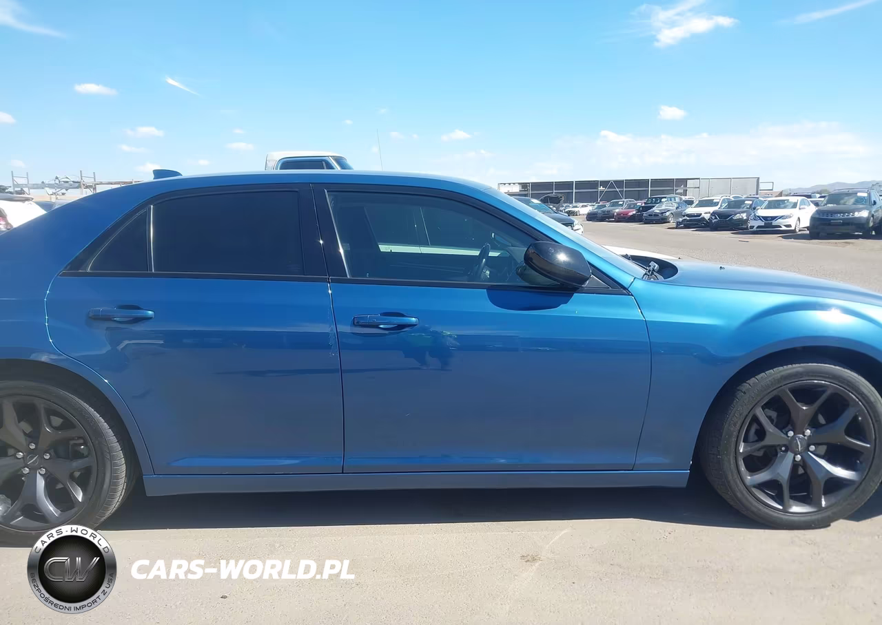 2021 Chrysler 300 Touring VIN:2C3CCAAG8MH617450 - 13