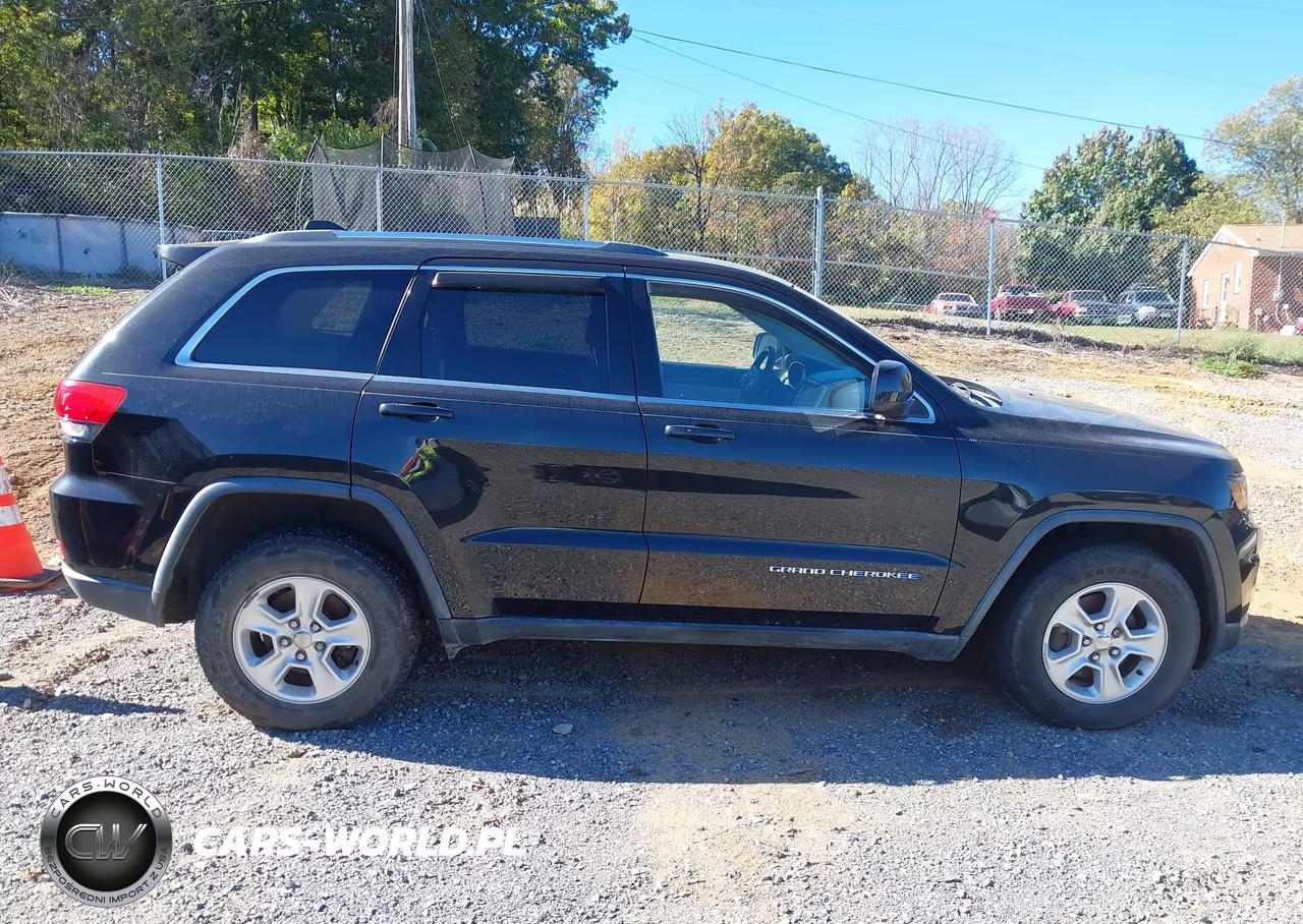 2014 Jeep Grand Cherokee Laredo VIN:1C4RJFAG6EC104890 - 13