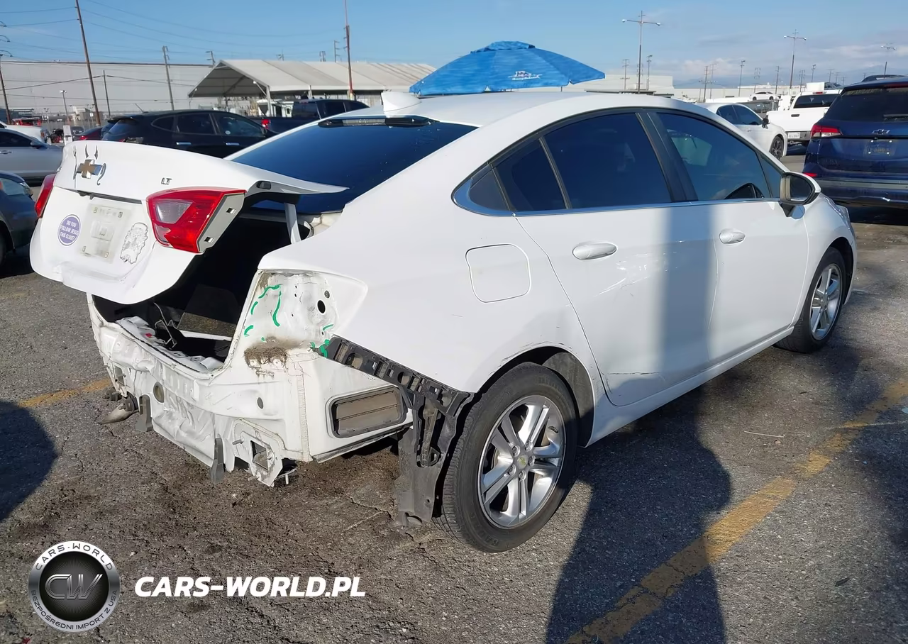 2017 Chevrolet Cruze Lt Auto VIN:1G1BE5SM3H7190069 - 4