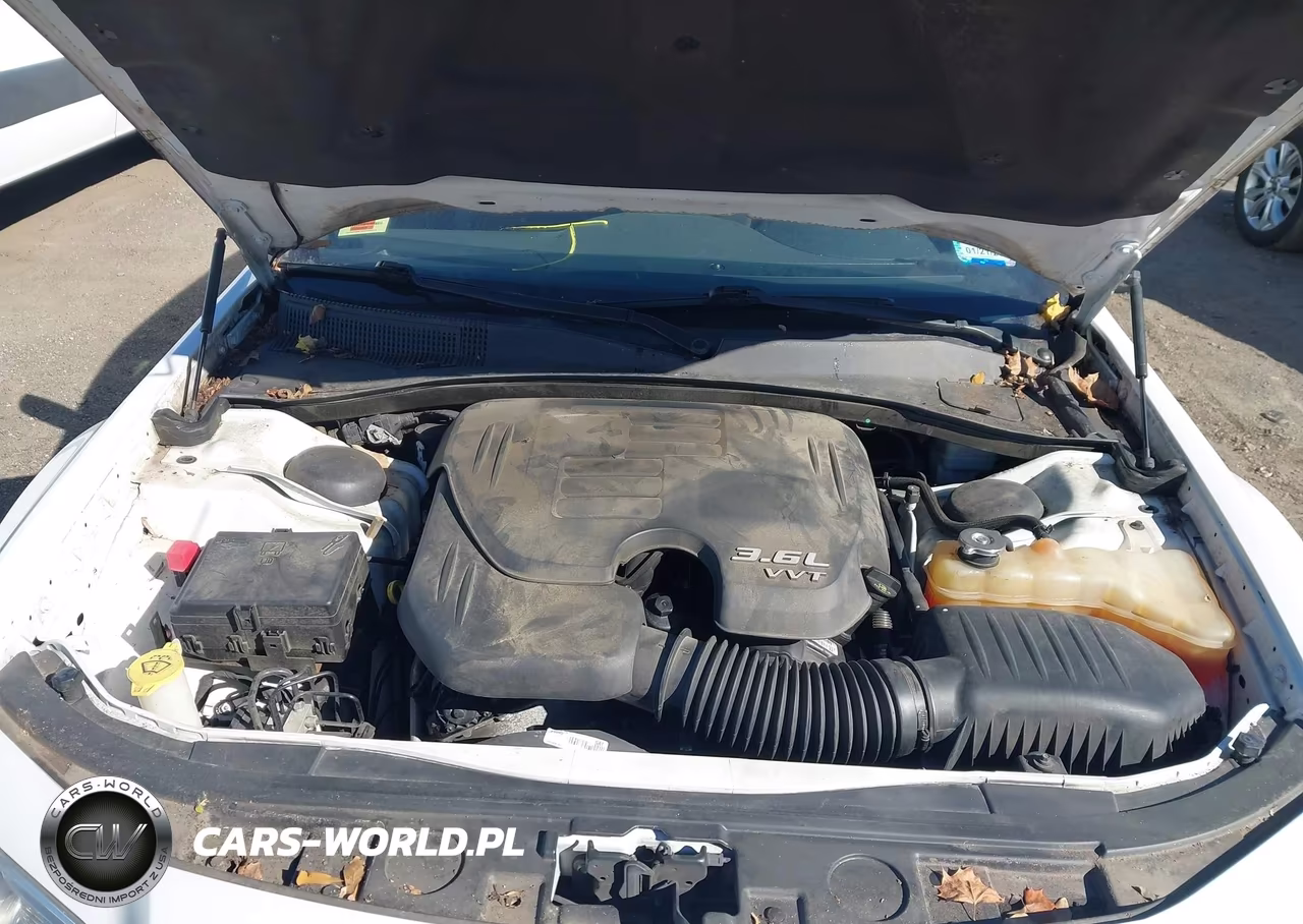 2012 Chrysler 300 VIN:2C3CCAAG0CH109715 - 10