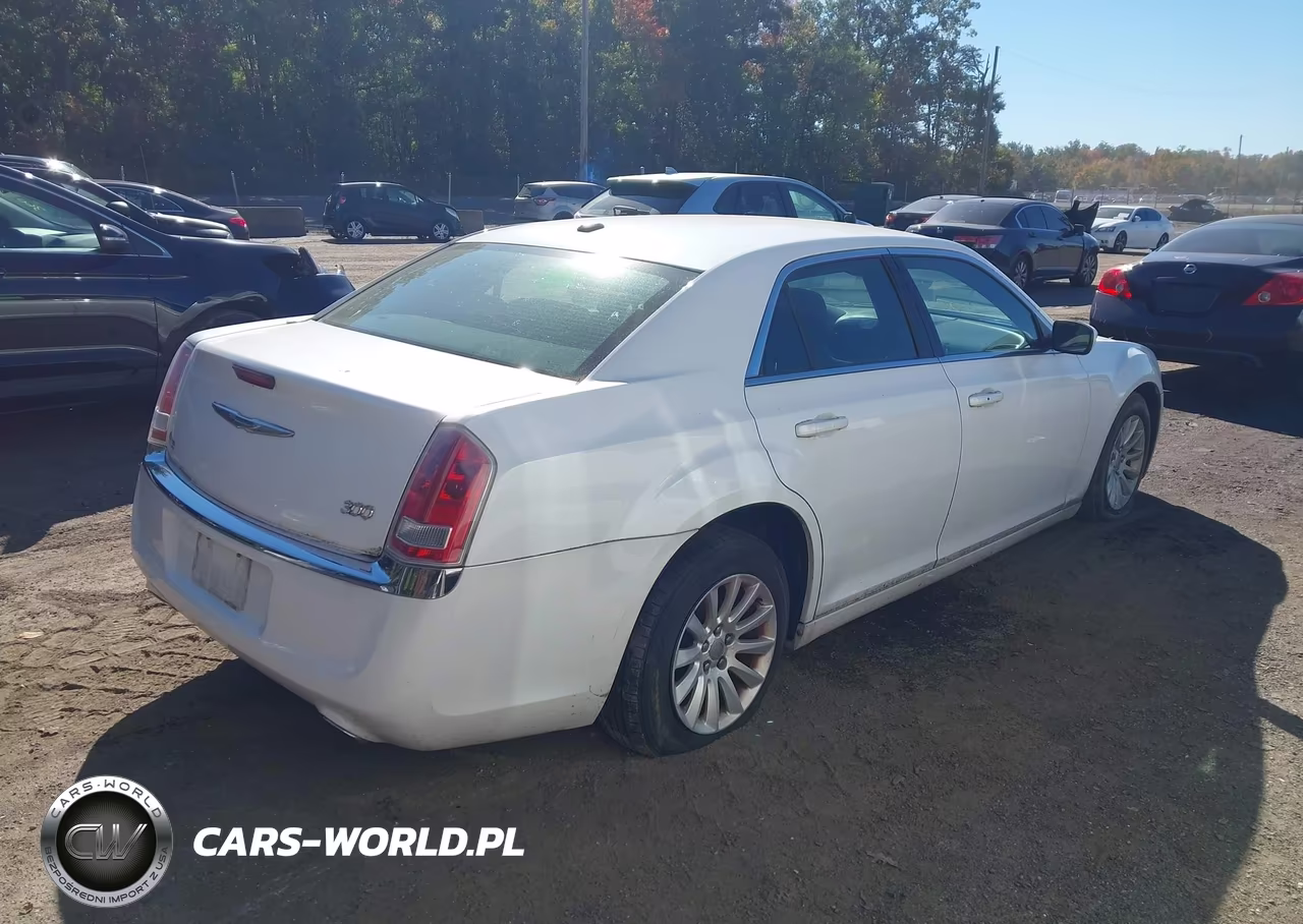 2012 Chrysler 300 VIN:2C3CCAAG0CH109715 - 4