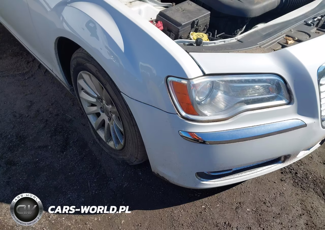 2012 Chrysler 300 VIN:2C3CCAAG0CH109715 - 6