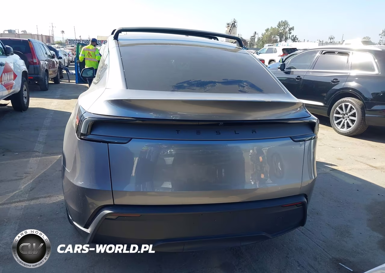 2026 Tesla Model Y VIN:7SAYGDEE6TF341079 - 16